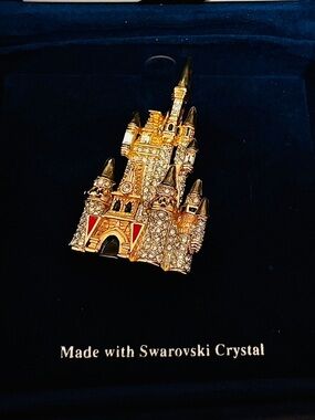 Disney x Swarovski Crystal Cinderella Castle Pin/Brooch WDW Limited Edition